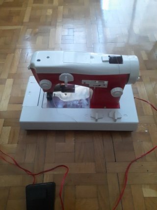 Máquina de coser eléctrica Roman