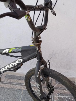 Bicicleta BMX AVIGO