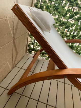 Hamaca de Madera y Tela Blanca