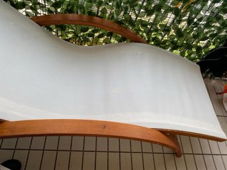 Hamaca de Madera y Tela Blanca