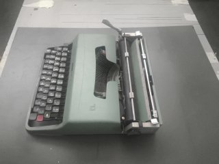 Máquina de escribir Olivetti Lettera 32