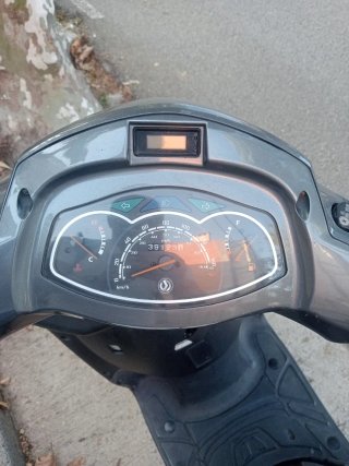 Moto Scooter 125cc Gris