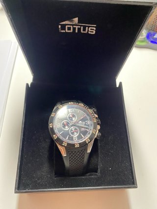 Reloj Lotus Negro