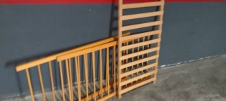 Cuna de bebé de madera