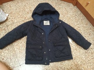 Abrigo ZARA KIDS Azul Marino talla 5 años.