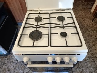 Cocina 4 Fuegos Telefunken con Horno de Gas Butano