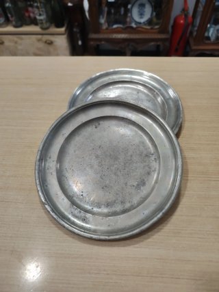 Antichi piatti di stagno del XVIII secolo