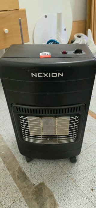 Estufa de Gas Butano Nexion Negra