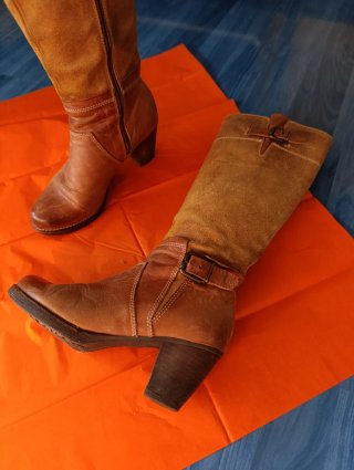 Botas Altas de Piel Marrón