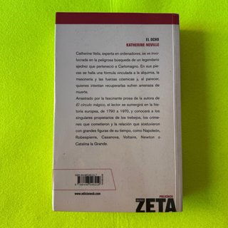 Lote 7 novelas de bolsillo: Julia Navarro y otros