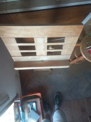 Atril de madera regulable