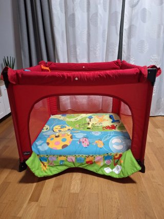 Parque infantil Chicco rojo
