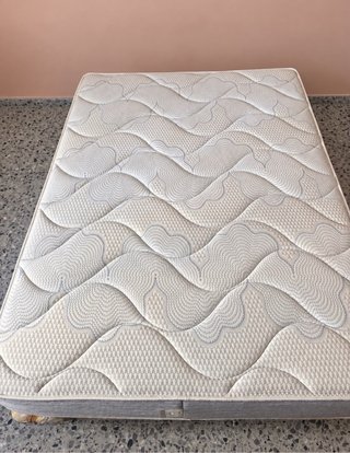 Dormitorio Completo con Cómoda y Espejo