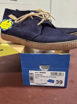 Zapatos serraje marca La Cadena. N39. Sin estrenar