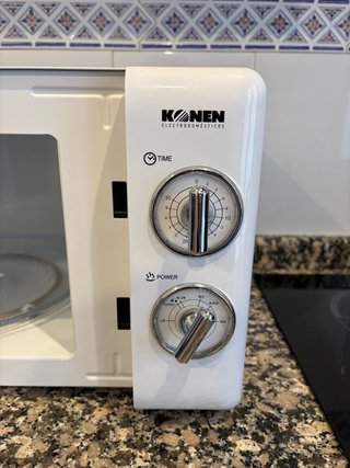 Microondas Konen Retro 700W Blanco