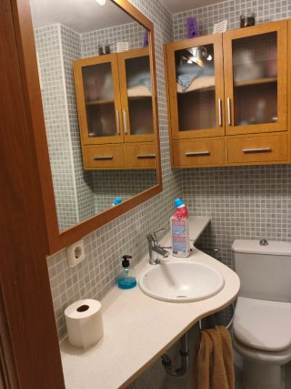 Mueble de baño con espejo y armario lavabo diseño