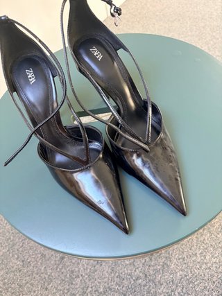 Zapatos de tacón Zara negros