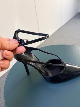 Zapatos de tacón Zara negros
