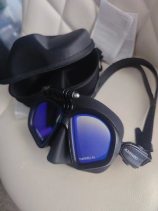 Maschera per snorkeling con custodia