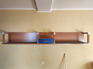 Estantería madera con cajón central