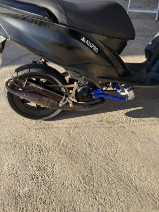 Yamaha Jog RR Scooter Negra