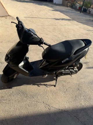 Yamaha Jog RR Scooter Negra