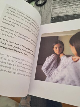 2 libros Ángela Mármol