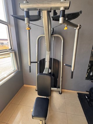 Máquina de gimnasio DUAL pectoral y hombro