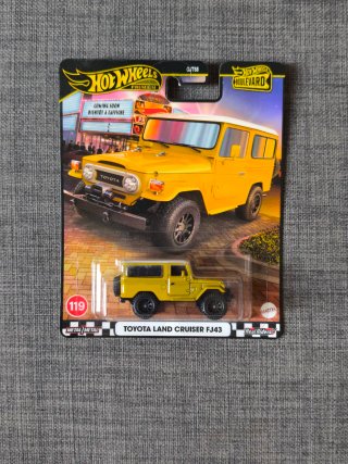 Hot Wheels Premium Toyota Land Cruiser FJ43