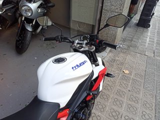 TRIUMPH STREET TRIPLE 675