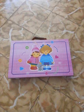 Caja de Colores y Material de Dibujo