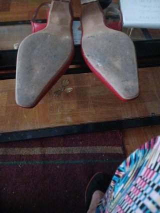 Zapatos y cartera rojos