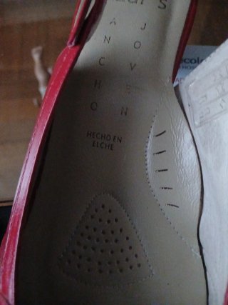 Zapatos y cartera rojos