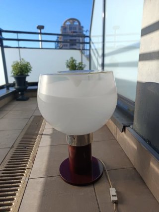 Lámpara de mesa diseño italiano de Toni zuccheri.