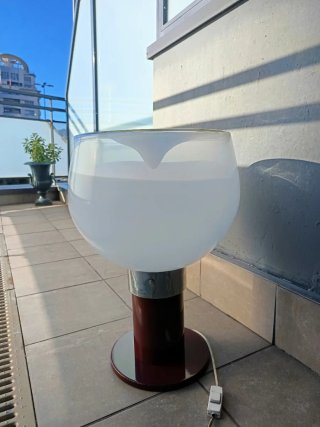 Lámpara de mesa diseño italiano de Toni zuccheri.