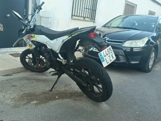 Moto 125 4T Supermoto