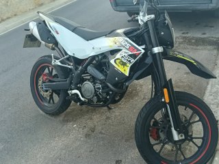 Moto 125 4T Supermoto