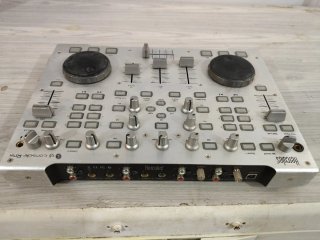 Controladora DJ Hercules DJ Console RMX