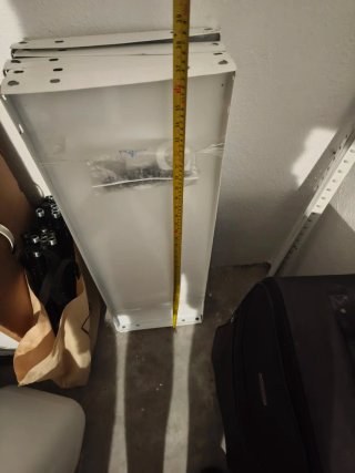 Estantería metálica blanca
