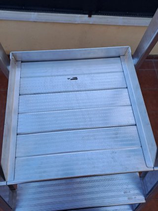 Escalera móvil 2XL con plataforma