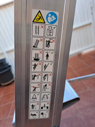 Escalera móvil 2XL con plataforma