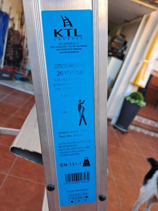 Escalera móvil 2XL con plataforma