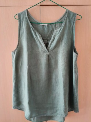 Blusa de lino verde sin mangas