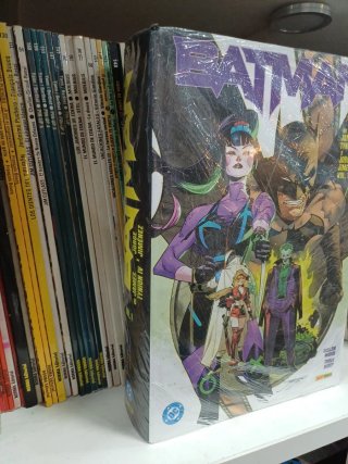 OMNIBUS BATMAN JAMES TYNION / JORGE JIMÉNEZ TOMO 1