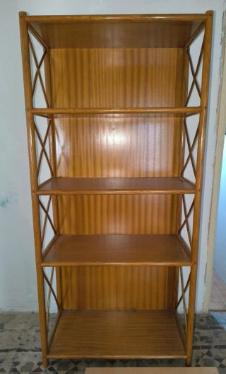 Estantería de madera estilo vintage