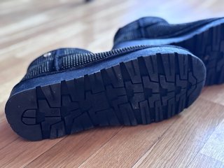 Botines negros para niña