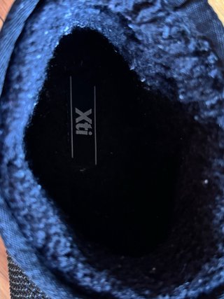 Botines negros para niña