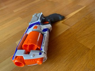 Pistola Nerf Strongarm Elite