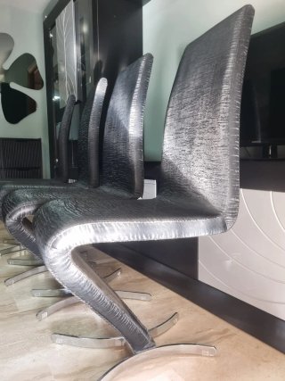 Juego de 4 sillas negras modernas salón