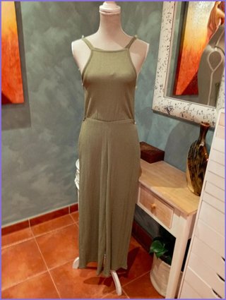 MONO LARGO VERDE CAQUI PLISADO TALLA S /